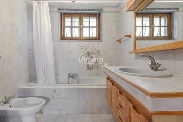 Belle maison familiale avec piscine sur 3900m2 arborés plein sud.