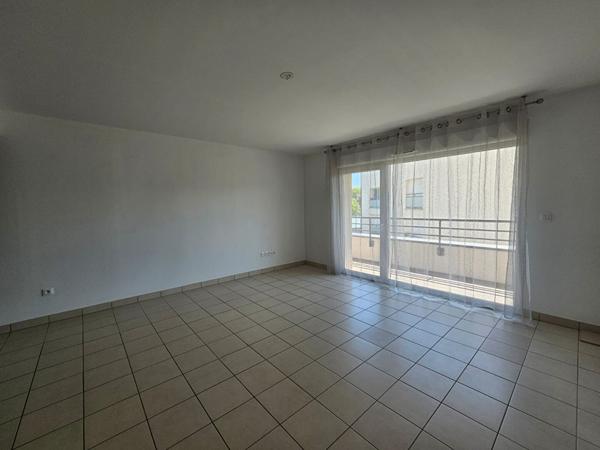 APPARTEMENT F2 RESIDENCE - BELLEU