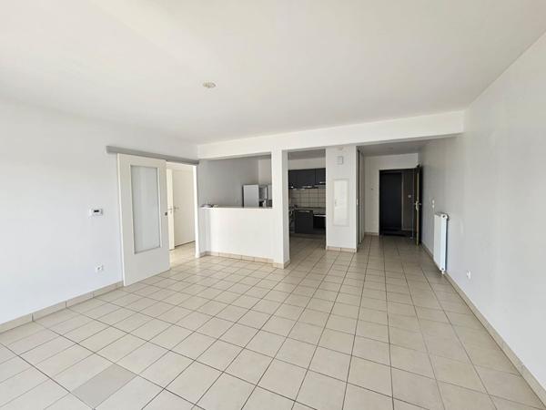 APPARTEMENT F2 RESIDENCE - BELLEU