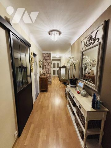 ROND-POINT DE PARIS - T4 - 2ème étage - Avec ascenseur dans copropriété soignée