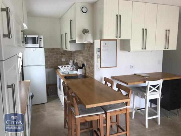 Appartement à louer 2 pièces 30.25m² Saint-Raphaël (83700)