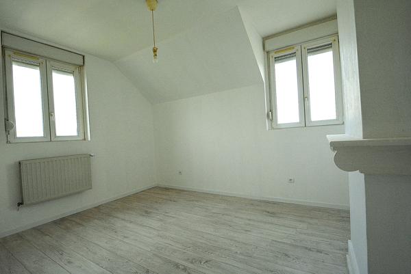 Maison à louer 5 pièces RACHES (59)