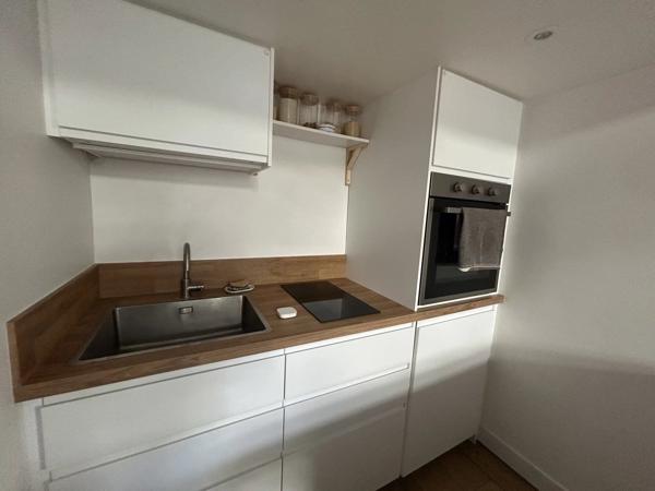 Vente                                                      Studio
                        
                     1 pièces                      24 m2                     à Paris 19