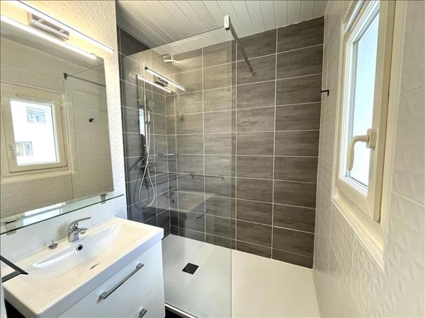 Appartement à louer |  LYON 08 |  2 pièces | 49 m²