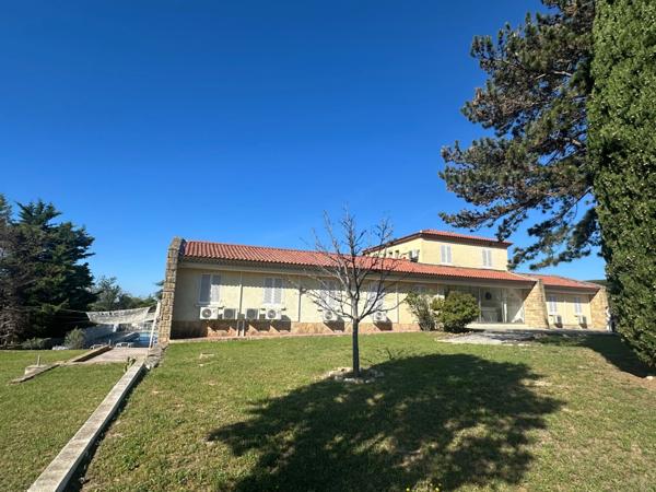 Var (83), à vendre SECTEUR LE CASTELLET Hôtel Bureau 21 Chambres, CA 230KE