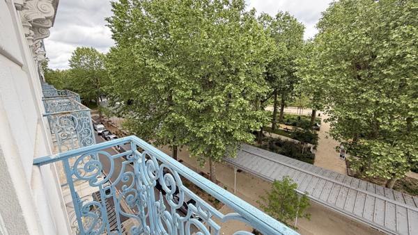 Appartement T3 face au parc des Sources à Vichy avec balcon et ascenseur