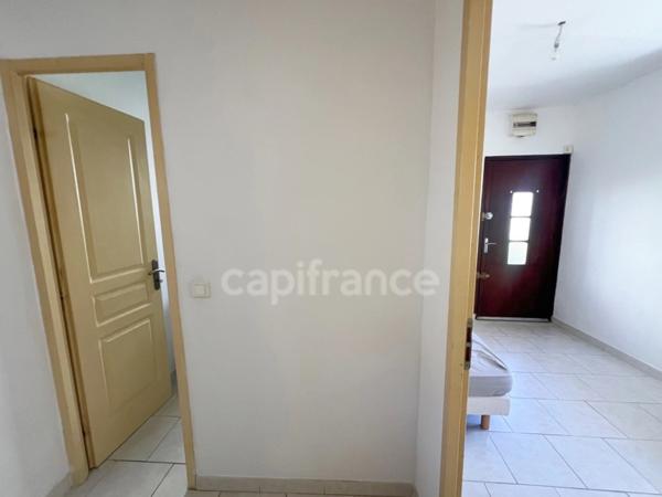Maison de village à vendre à Céreste-en-Luberon – 2 chambres, terrasse, aucun travaux
