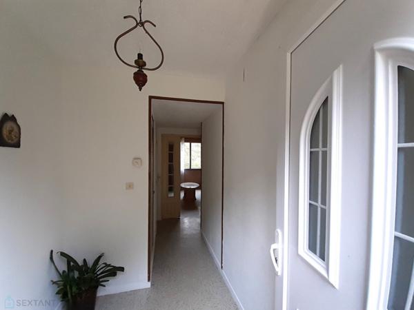 Proche BEUZEVILLE et PONT AUDEMER maison individuelle à rénover sur 1ha de terrain arboré