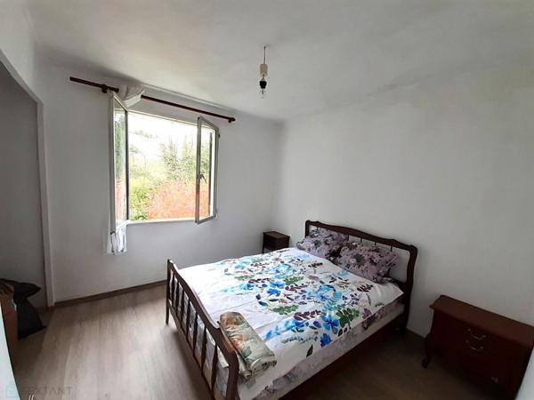 Proche BEUZEVILLE et PONT AUDEMER maison individuelle à rénover sur 1ha de terrain arboré