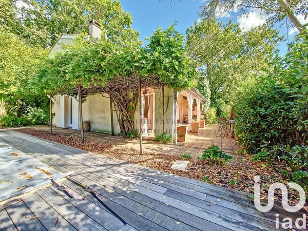 Maison 7 pièces de 189 m² à Tresses (33370)