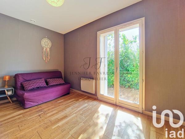 Maison 7 pièces de 189 m² à Tresses (33370)