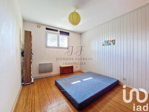 Maison 7 pièces de 189 m² à Tresses (33370)