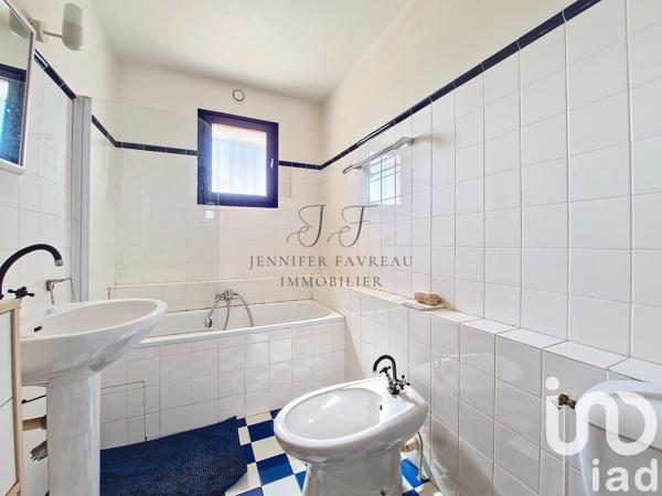 Maison 7 pièces de 189 m² à Tresses (33370)