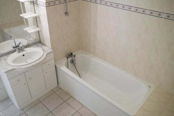 Location                                                      Appartement
                        
                     2 pièces                      46 m2                     à Perpignan