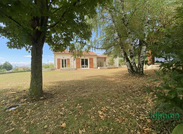 Superbe maison de plain-pied avec vue proche de Peaugres avec un chalet aménagée sur un terrain de 1678 m2 Peaugres (07340)