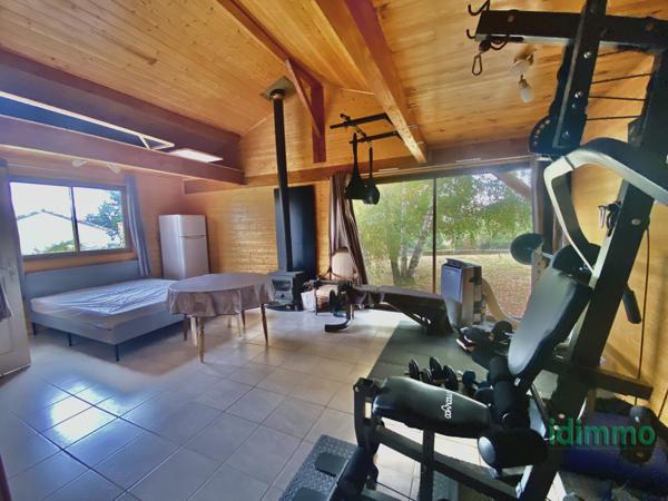 Superbe maison de plain-pied avec vue proche de Peaugres avec un chalet aménagée sur un terrain de 1678 m2 Peaugres (07340)