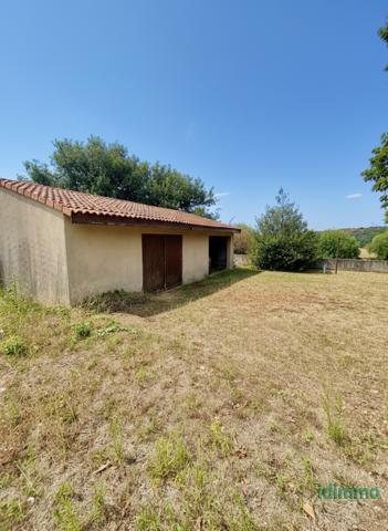 Superbe maison de plain-pied avec vue proche de Peaugres avec un chalet aménagée sur un terrain de 1678 m2 Peaugres (07340)