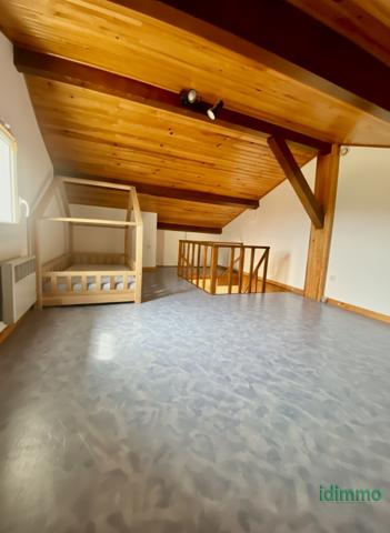 Superbe maison de plain-pied avec vue proche de Peaugres avec un chalet aménagée sur un terrain de 1678 m2 Peaugres (07340)