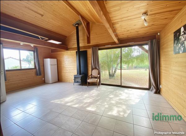 Superbe maison de plain-pied avec vue proche de Peaugres avec un chalet aménagée sur un terrain de 1678 m2 Peaugres (07340)