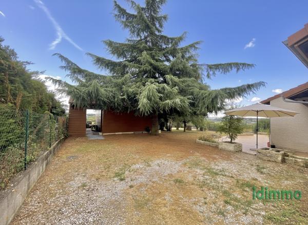 Superbe maison de plain-pied avec vue proche de Peaugres avec un chalet aménagée sur un terrain de 1678 m2 Peaugres (07340)