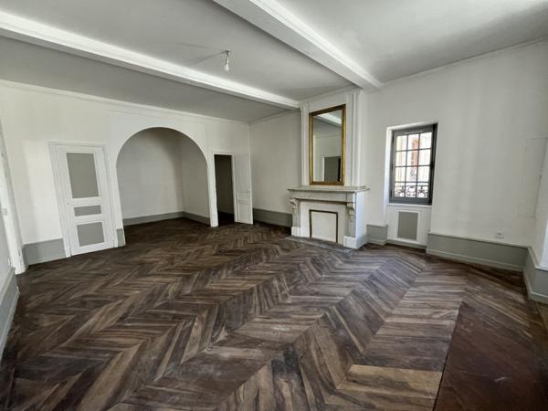 Appartement à louer |  Villefranche-de-Rouergue |  2 pièces | 74 m²