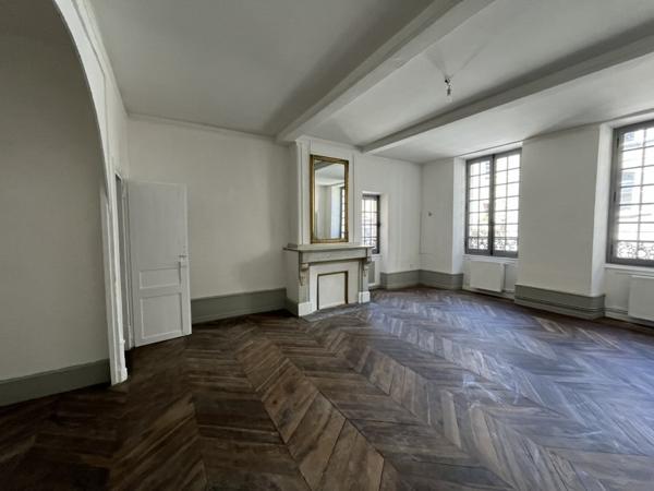 Appartement à louer |  Villefranche-de-Rouergue |  2 pièces | 74 m²