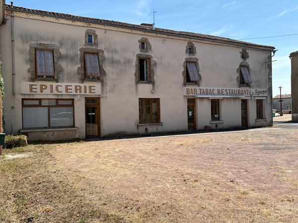 Ensemble immobilier à vendre à Geay travaux à prévoir