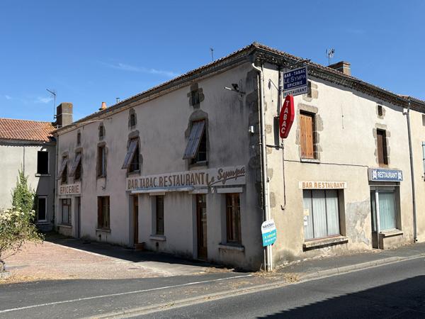 Ensemble immobilier à vendre à Geay travaux à prévoir