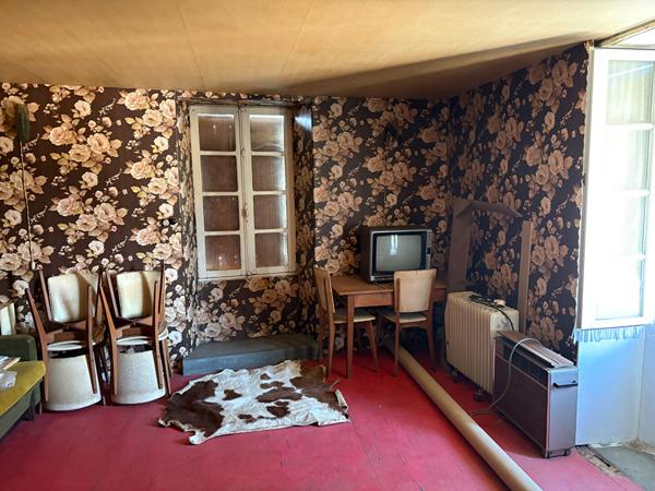 Ensemble immobilier à vendre à Geay travaux à prévoir