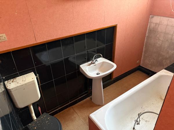 Ensemble immobilier à vendre à Geay travaux à prévoir