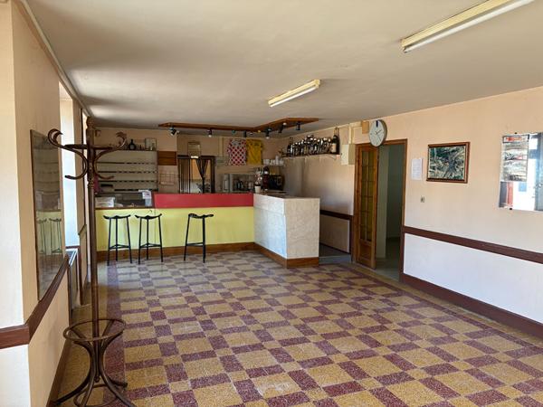 Ensemble immobilier à vendre à Geay travaux à prévoir