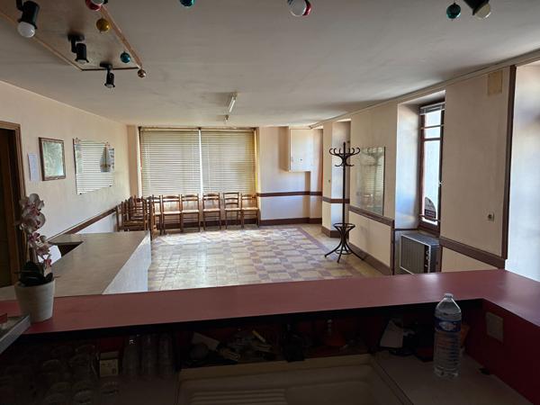 Ensemble immobilier à vendre à Geay travaux à prévoir