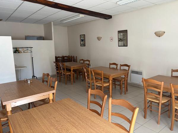 Ensemble immobilier à vendre à Geay travaux à prévoir