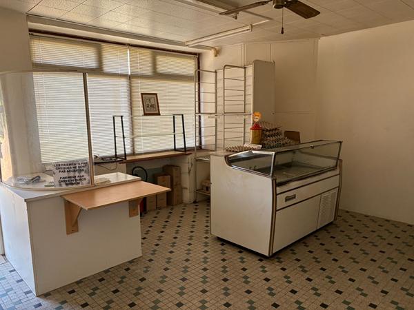 Ensemble immobilier à vendre à Geay travaux à prévoir