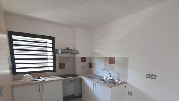 🏠 À LOUER – T3 Intermédiaire récent – Saint Denis proche Cadjee