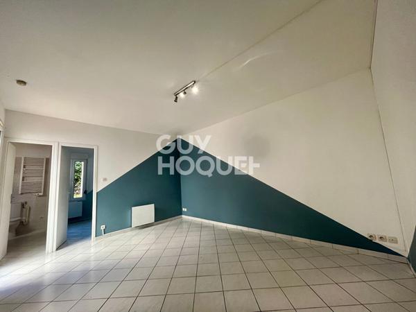 DIJON, Proche hyper-centre T2 de 33 m² avec Cour et 2 caves.