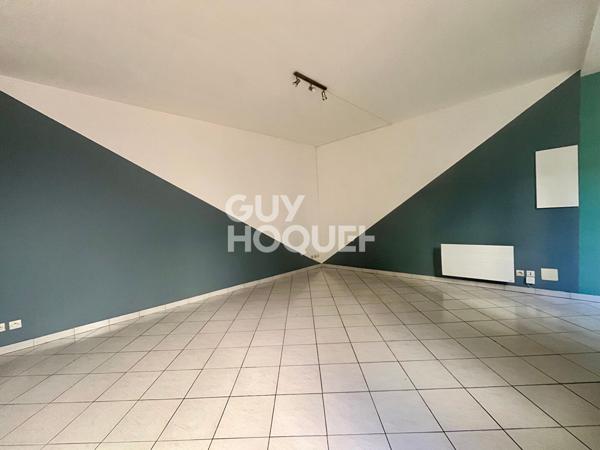 DIJON, Proche hyper-centre T2 de 33 m² avec Cour et 2 caves.