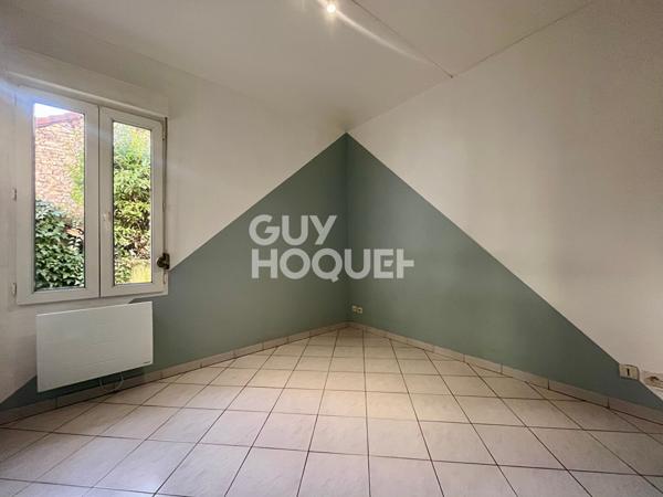 DIJON, Proche hyper-centre T2 de 33 m² avec Cour et 2 caves.