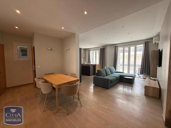 Appartement à louer 4 pièces 94.02m² Nice (06000)