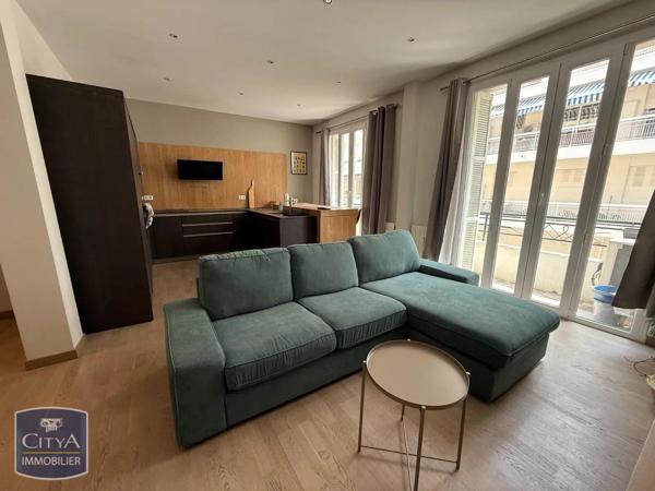 Appartement à louer 4 pièces 94.02m² Nice (06000)