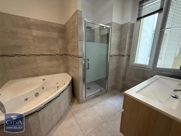 Appartement à louer 4 pièces 94.02m² Nice (06000)