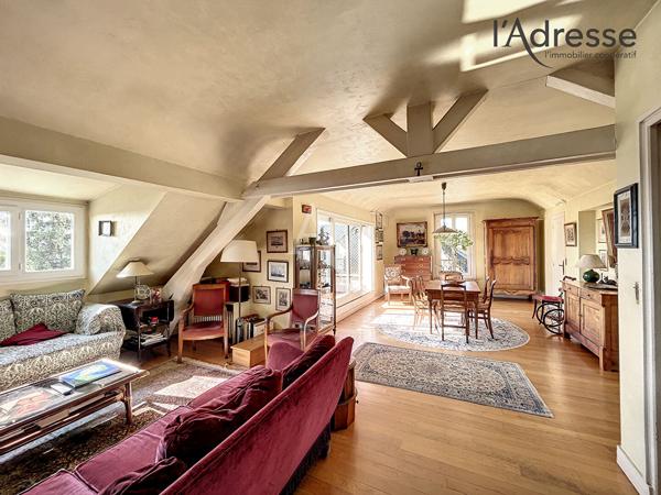 Suresnes (Mont Valérien) - Duplex de 140m² - Place de stationnement et Box fermé - Terrasse 7m²