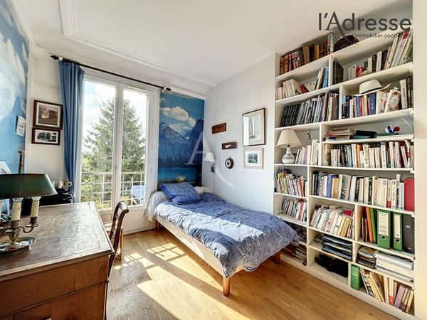 Suresnes (Mont Valérien) - Duplex de 140m² - Place de stationnement et Box fermé - Terrasse 7m²