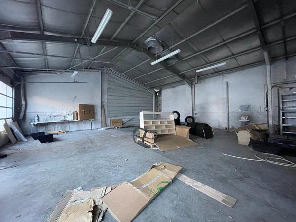 Bâtiment à vendre de 900 m² env de surface bâtie  en centre ville de SISTERON