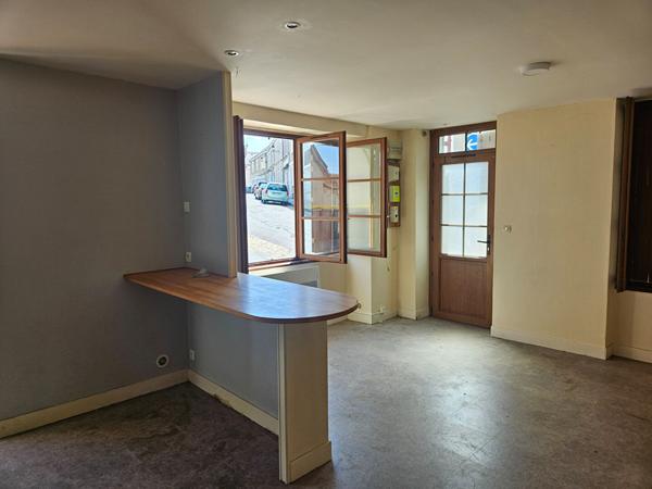 Appartement lumineux en rez-de-chaussée à louer dans le centre de Châtillon-sur-Indre