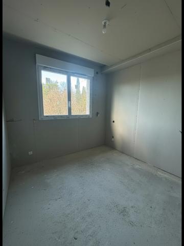 🏡 Appartement 64 m² à terminer de rénover + grande surface de 75 m² en rez-de-chaussée