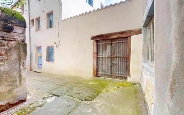 Immeuble à vendre    10 pièces • 134,42 m2 Tournus