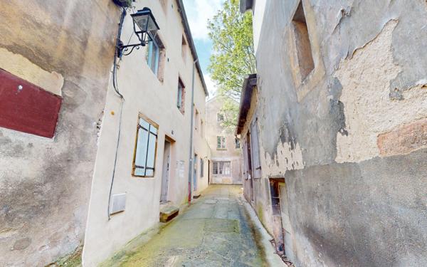 Immeuble à vendre    10 pièces • 134,42 m2 Tournus