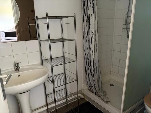 CHATEAU GUIBERT (85320) - LA MAINBORGERE - STUDIO 20M² ENTIEREMENT MEUBLE ET TOUTES CHARGES COMPRISES