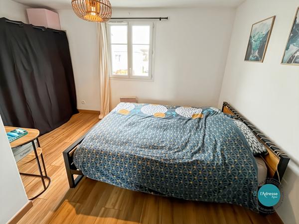 Maison mitoyenne avec 2 chambres jardin et garage